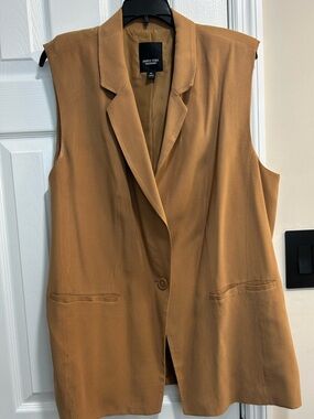 Simply Vera single-Button Sleeveless Blazer Vest in Camel sz xl